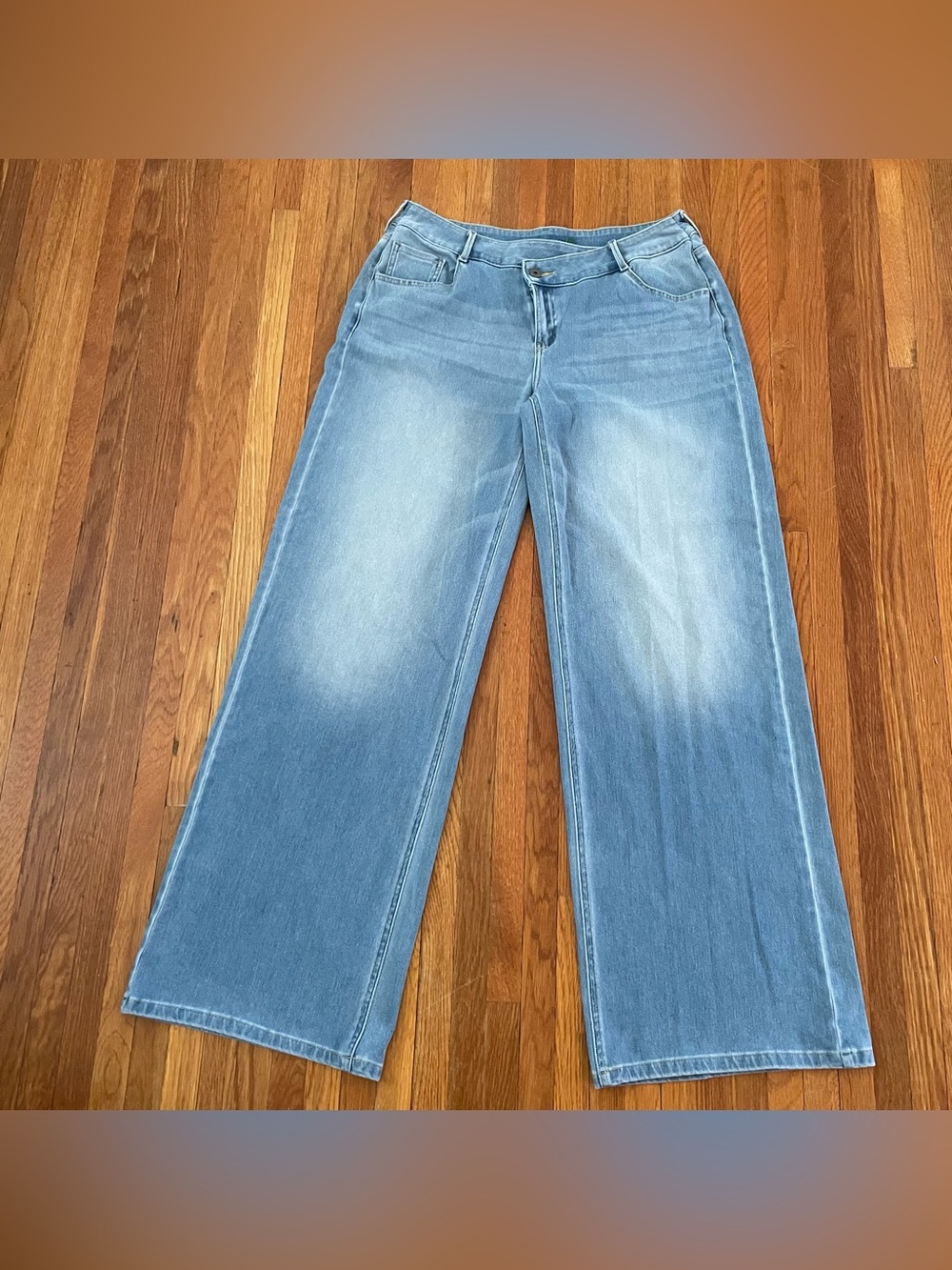 HALARA Wide Leg Jeans in Light Blue Wash